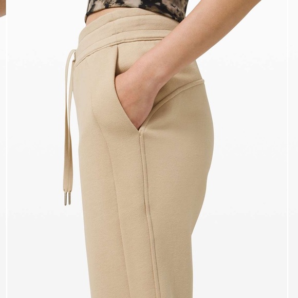 Lululemon Scuba High Rise Jogger - Picture 4 of 5